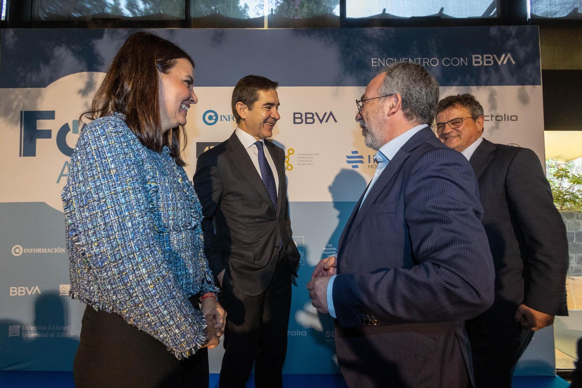Las imágenes del Foro Alicante INFORMACION con el presidente del BBVA Carlos Torres Vila