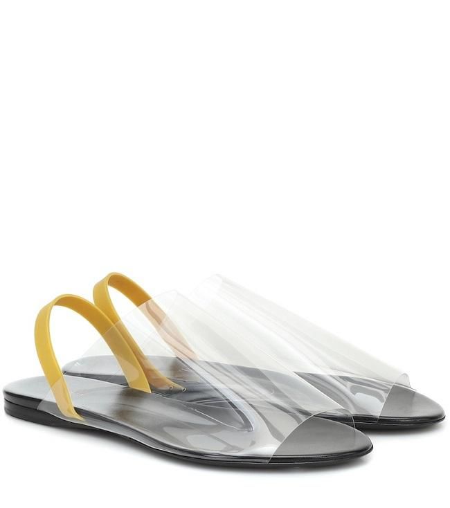 Sandalias planas transparentes, de The Row
