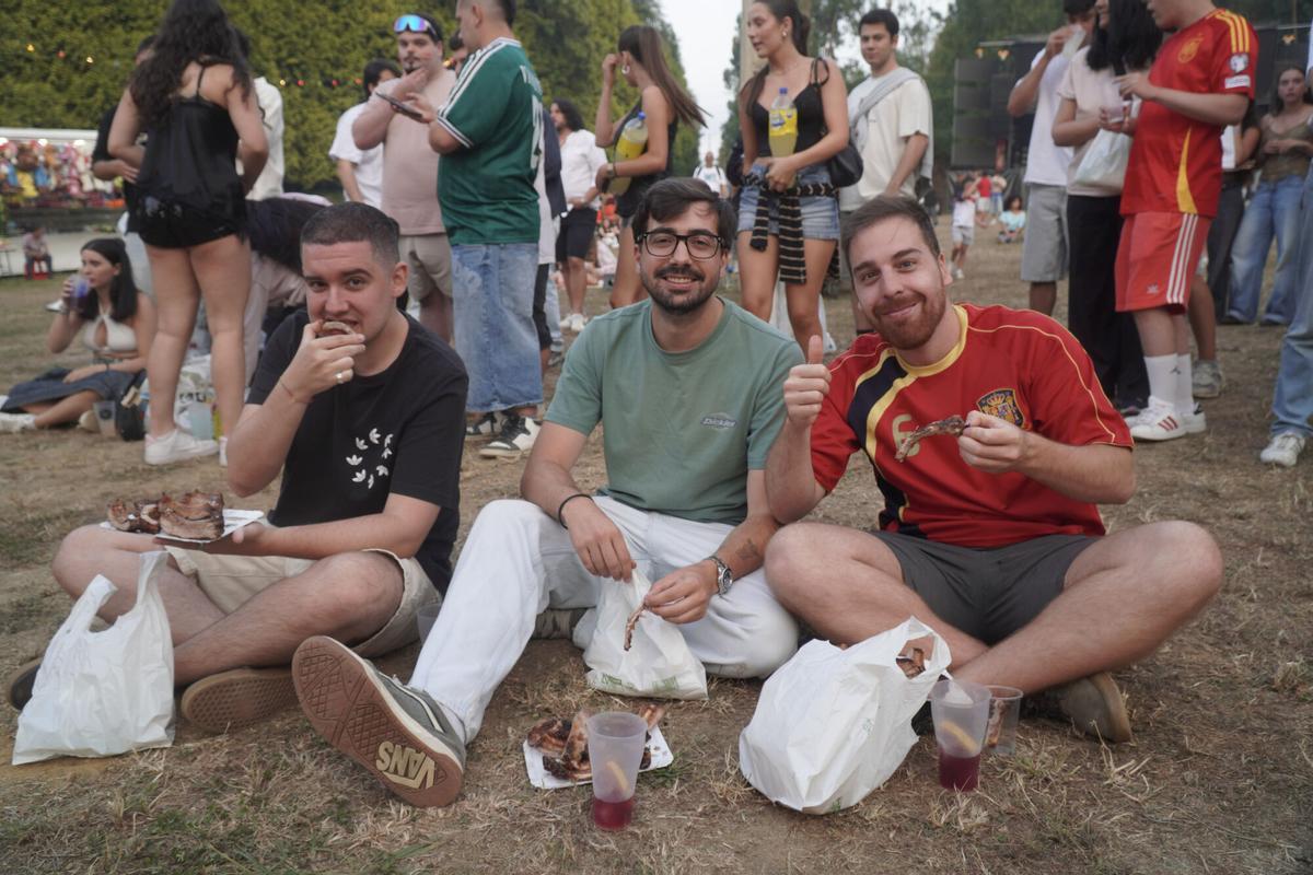 Retransmisión del España - Bélgica en las pantallas de la Panorama en Mosteirón
