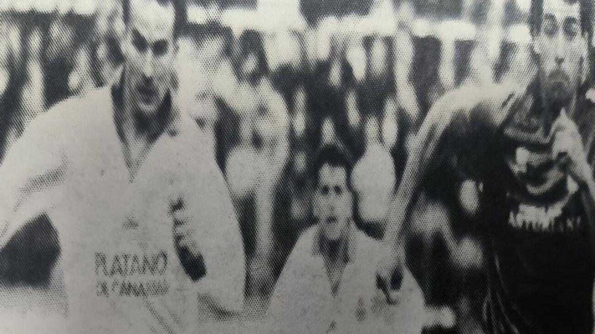 Juan Antonio Torrecilla y Antonio Gorriarán en el partido de abril de 1991.