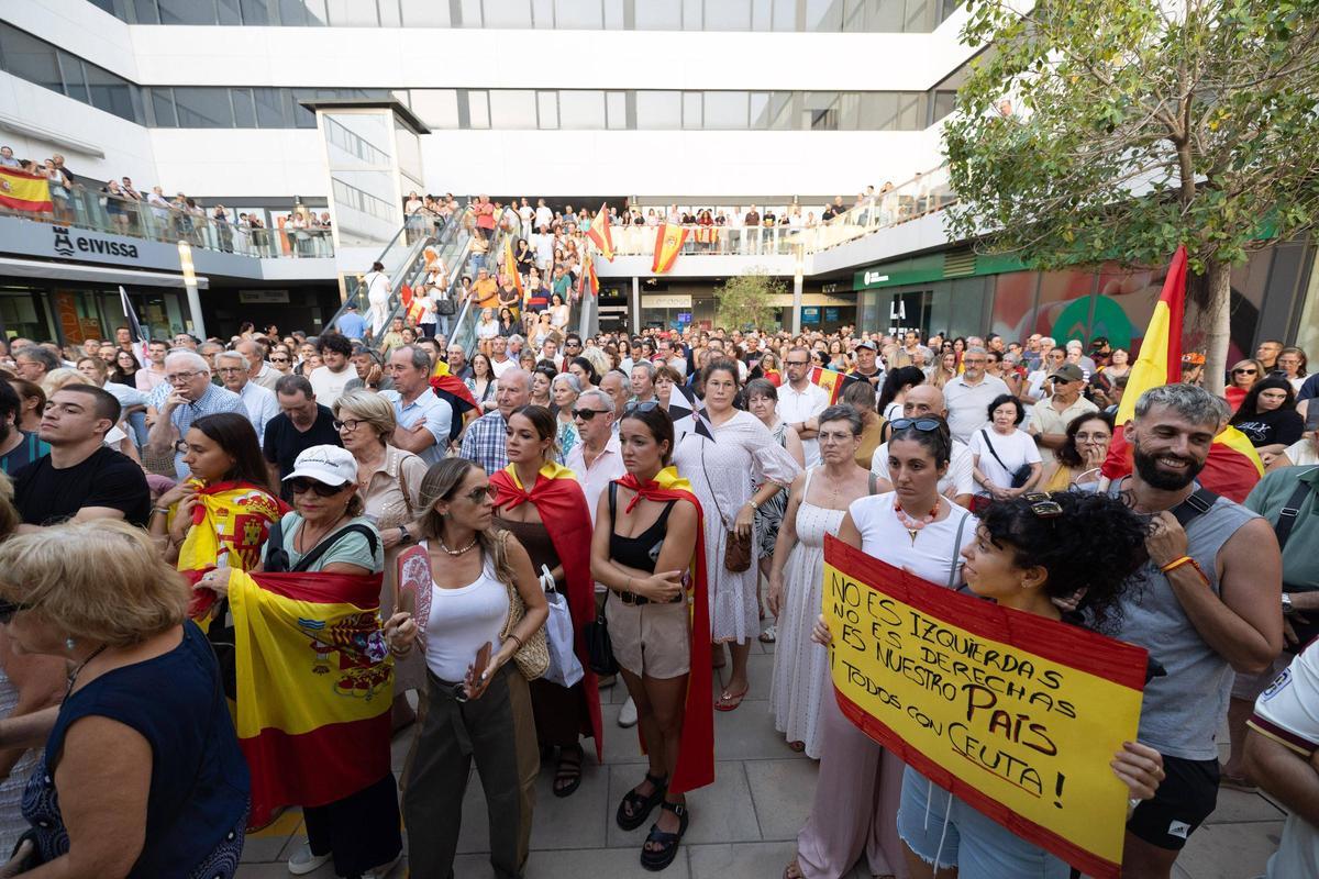 Todas las imágenes de la concentración en Ibiza en solidaridad con Ceuta Todas las imágenes de la concentración en Ibiza en solidaridad con Ceuta