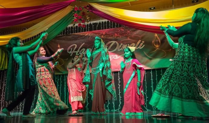 FUERTEVENTURA - La comunidad hindú de Fuerteventura celebra el  II Diwali Ball y recauda fondos para la Asociación Fuerteventura contra el Cáncer