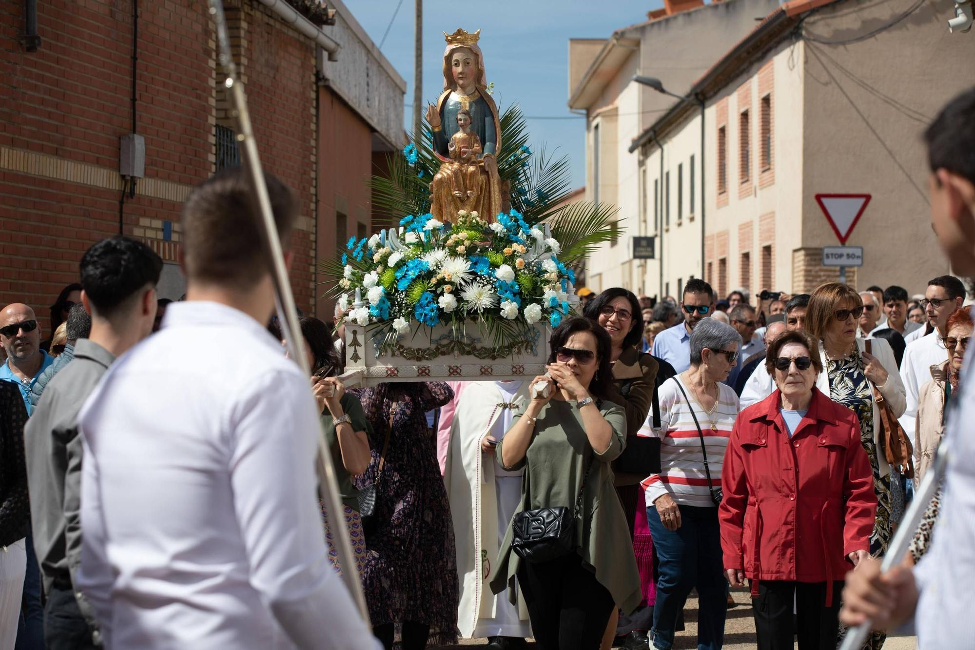 GALERÍA | Histórico traslado de la Virgen del Templo en Pajares de la Lampreana