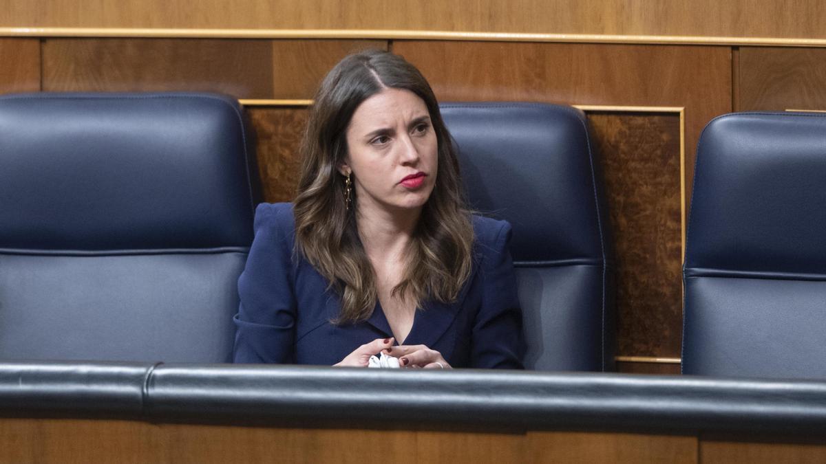 La ministra de Igualdad, Irene Montero, en el Pleno del Congreso de los Diputados, a 24 de enero de 2023, en Madrid (España)