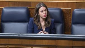 La ministra de Igualdad, Irene Montero, en el Pleno del Congreso de los Diputados.