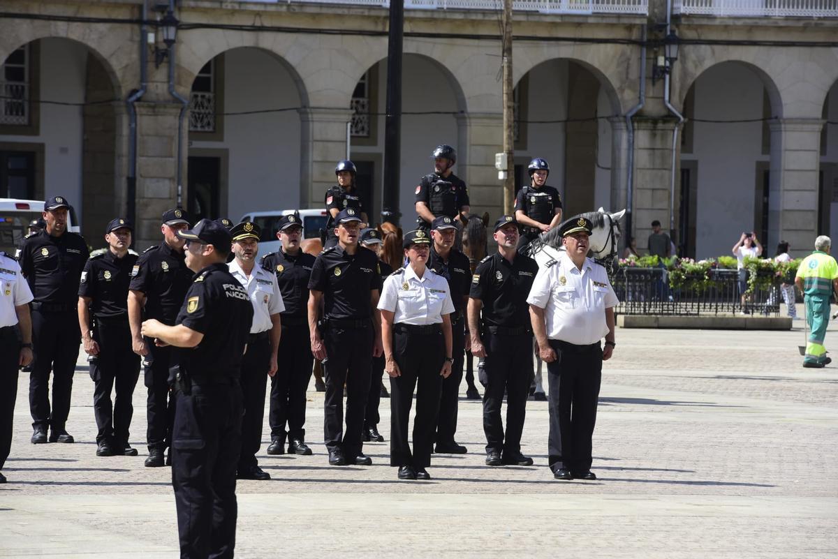 Presentación de Policías Nacionales en prácticas en la plaza de María Pita