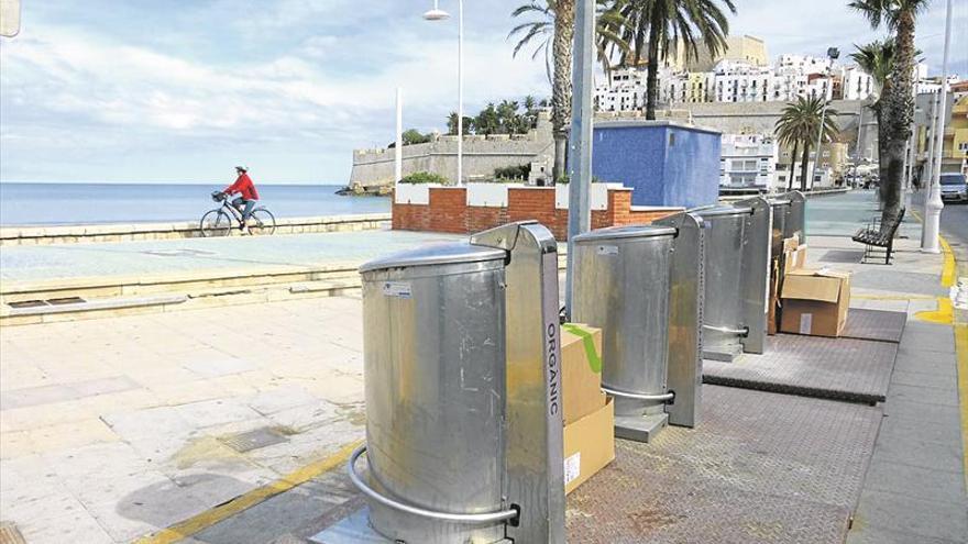 Peñíscola quita los contenedores de basura de las zonas turísticas