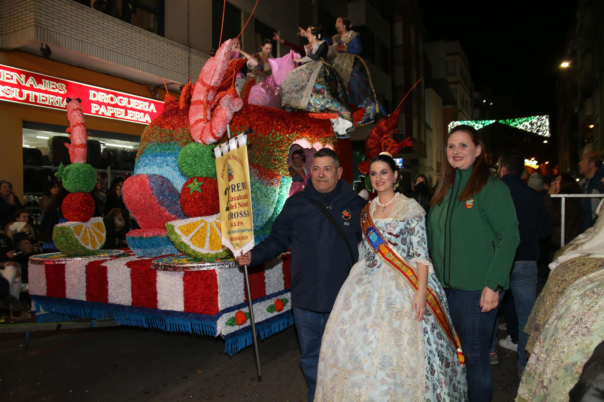 FOTOGALERÍA I La cabalgata del Ninot de Burriana, en imágenes