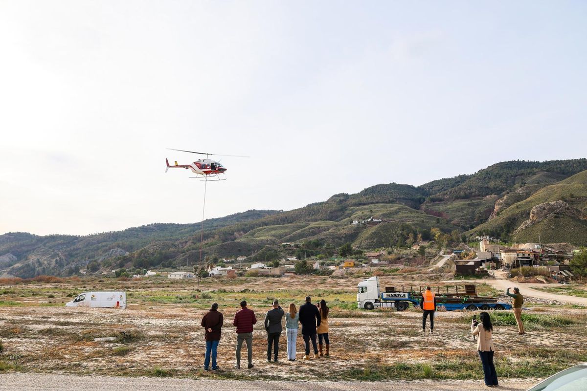 Fulgencio Gil supervisaba las labores junto a varios concejales.
