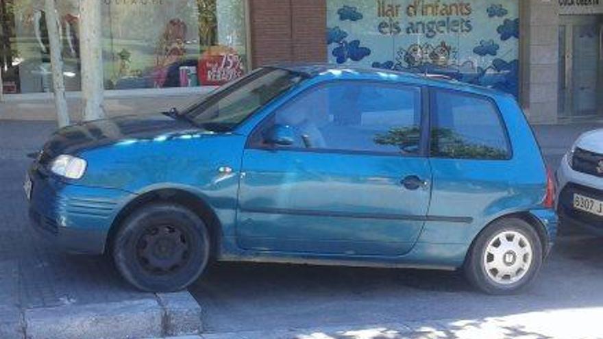 Un aparcament peculiar al carrer d&#039;Abat Oliba