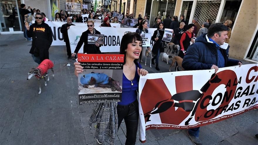 Protesta en Córdoba contra la caza con perros