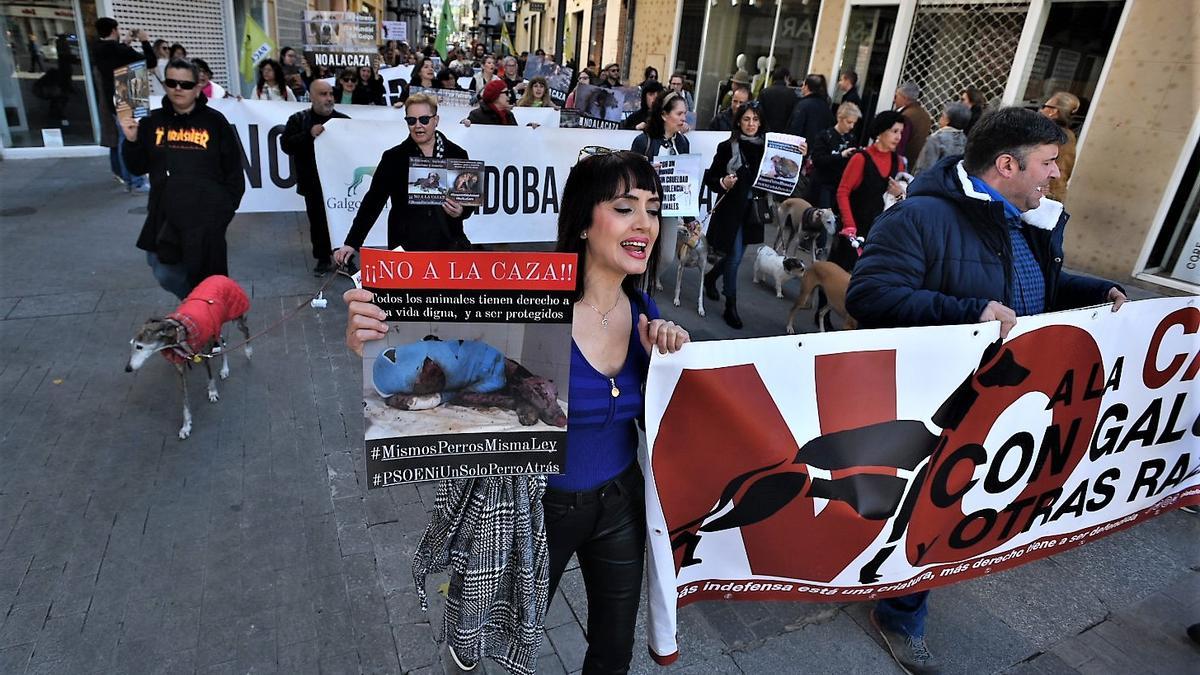 Manifestación contra la caza y el uso de perros en Córdoba.