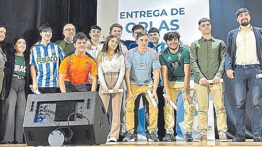 La Diputación celebra la graduación del Rosalía Mera