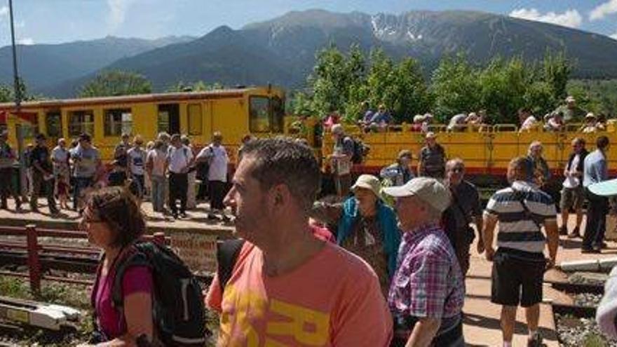 El Tren Groc de l&#039;Alta Cerdanya en una concentració reivindicativa