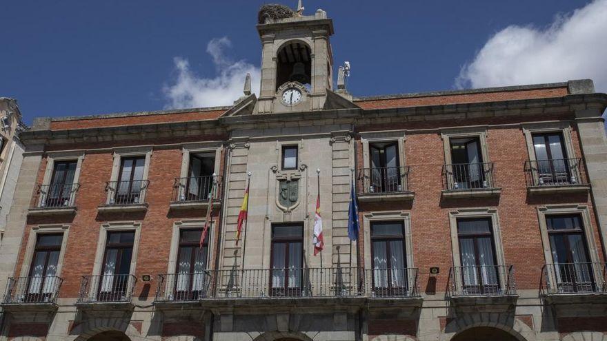 El Ayuntamiento de Zamora se iluminará mañana de rosa y azul: este es el motivo