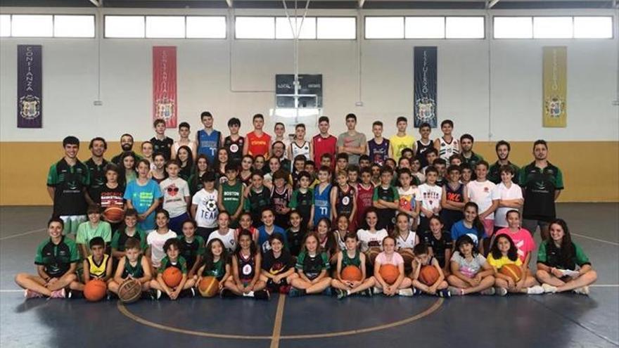 Arranca el Campus San Antonio Cáceres Basket con 100 niños y niñas