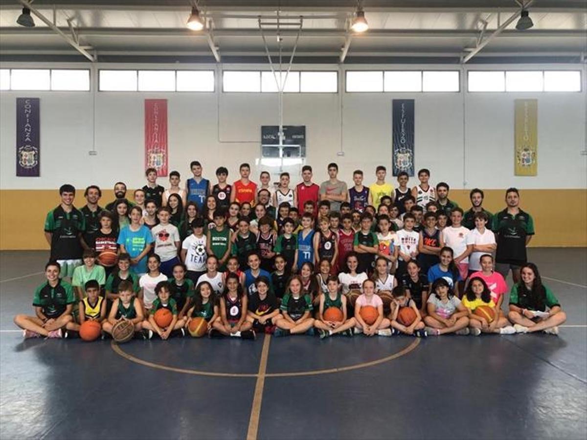 Arranca el Campus San Antonio Cáceres Basket con 100 niños y niñas