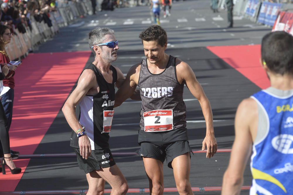 El keniata ha superado al marroquí Hassane Ahouchar con un tiempo de 1:04:29