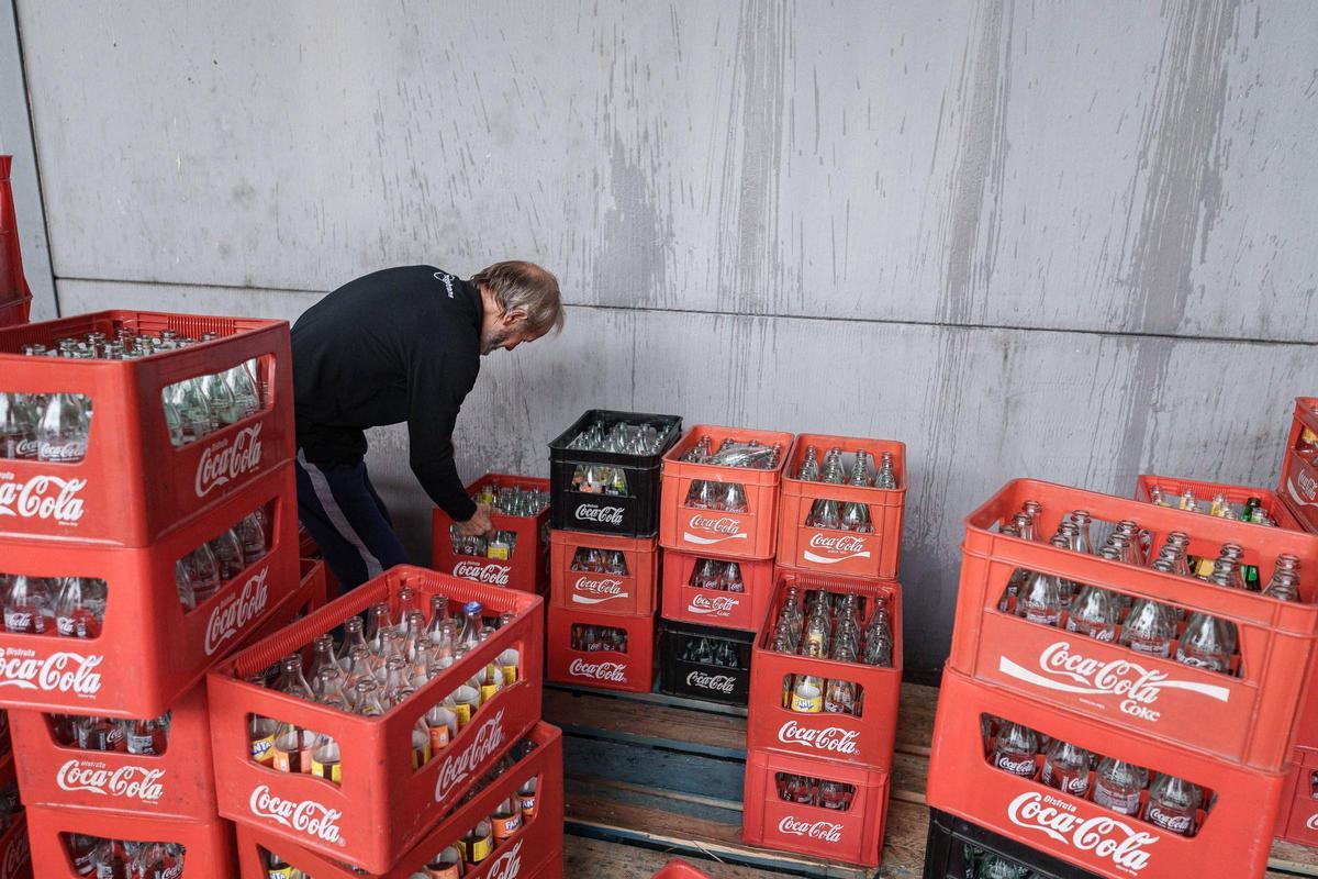 Quique, en el polígono industrial El Prado de Mérida, durante una jornada de clasificación de botellines