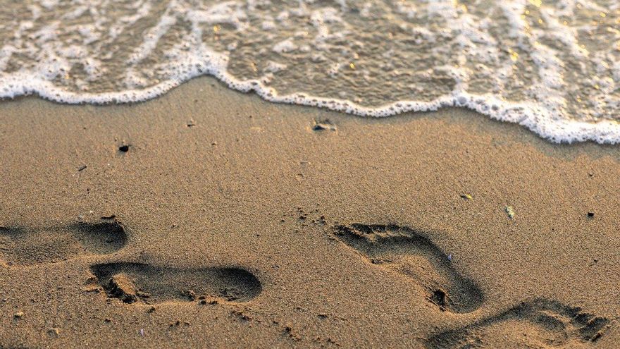 Esta es la playa más masificada de Ibiza: solo cabe &#039;media toalla&#039; por persona en verano