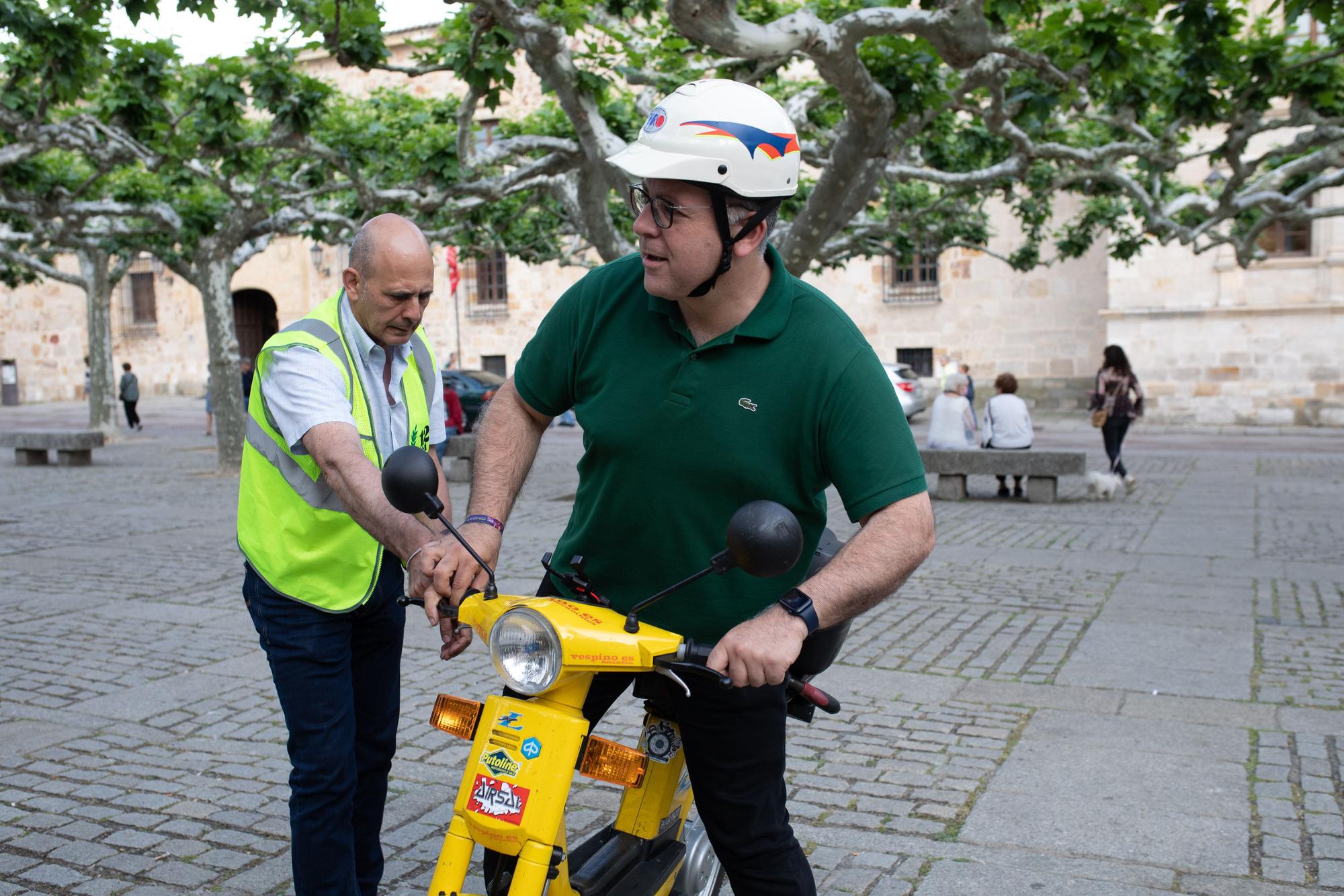 "Correcaminos", la vespino que recorre España llega a Zamora