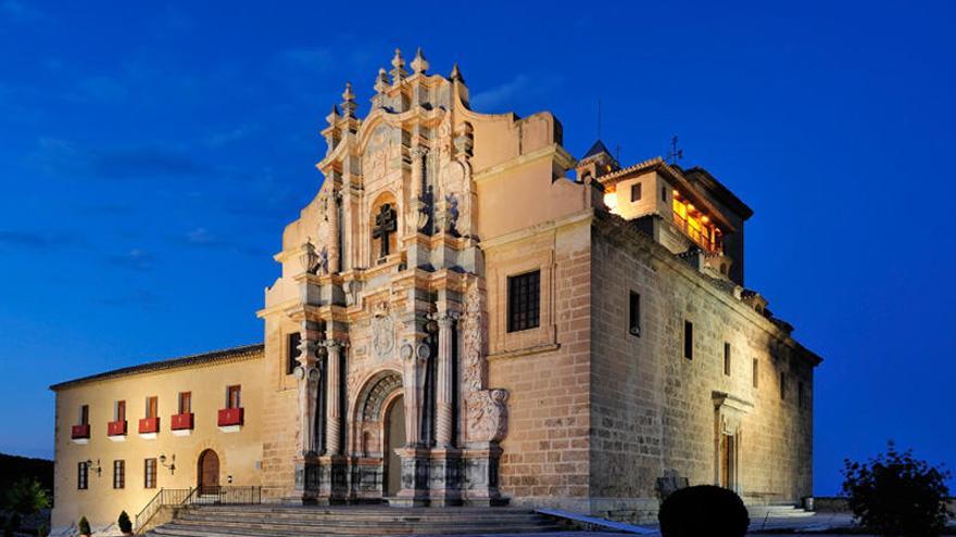 Bas lica de la Vera Cruz Caravaca de la Cruz roza el cielo con