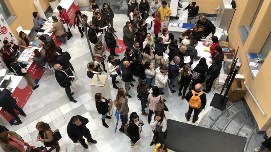 La Generalitat planea contratar a personal del paro para cubrir plazas