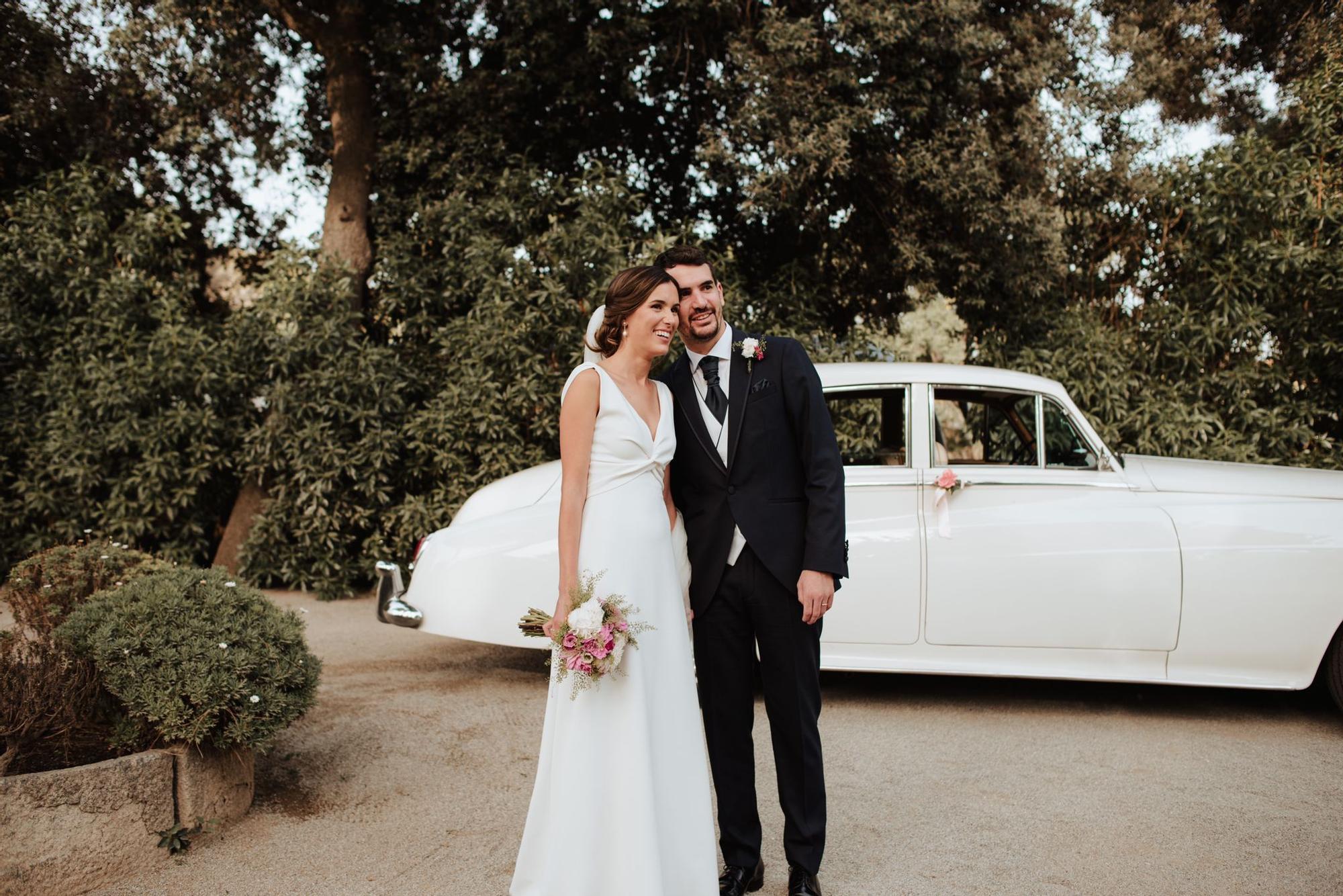 Boda de Meritxell Soler, corte de honor 2018, y el delegado del Joventut de Badalona, Adrià Delgado