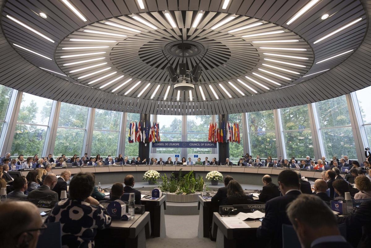 Reunión del Consejo de Europa en la que se ha adoptado el primer tratado internacional sobre IA. Reunión del Consejo de Europa en la que se ha adoptado el primer tratado internacional sobre IA.