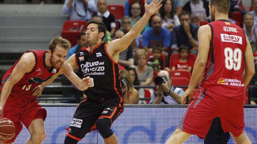 Estreno práctico del Valencia Basket en su debut frente al Zaragoza