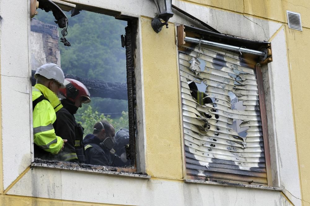 Fallece un hombre en un incendio en una casa de La Xerra, en Laviana