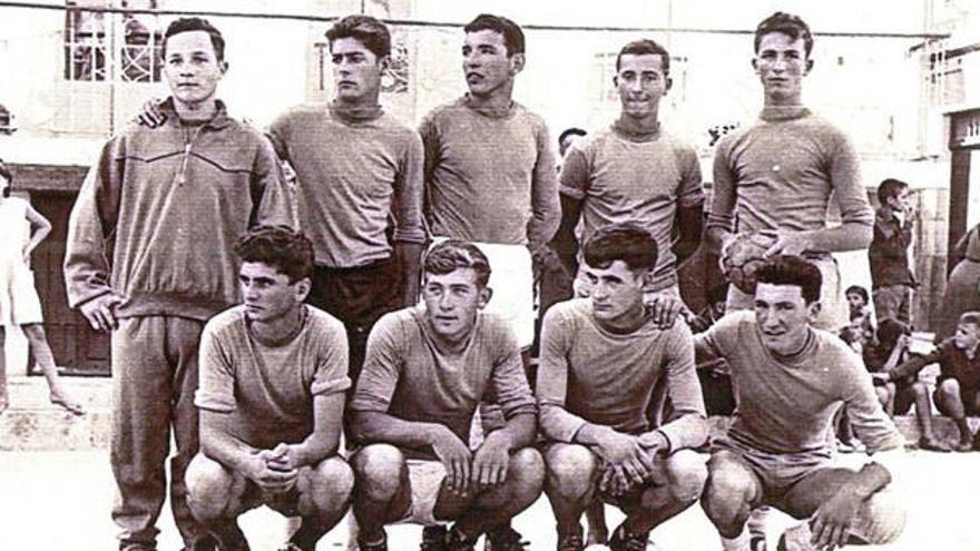 Equipo de los pioneros de 1961.