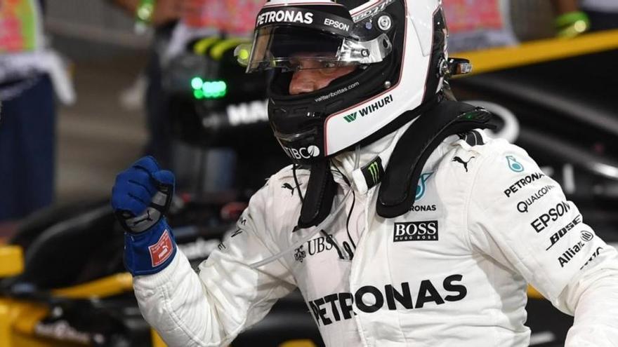 Bottas logra la &#039;pole&#039; mientras el McLaren vuelve a dejar tirado a Alonso