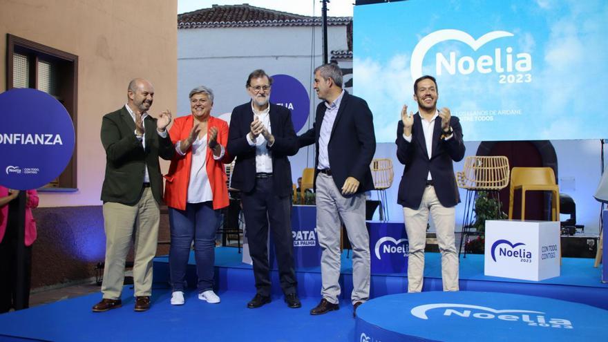 Mariano Rajoy, junto a líderes del PP canario y palmero, ayer en Los Llanos de Aridane. | | E.D.