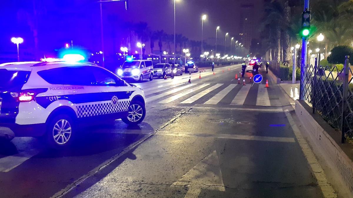 Control policial en la ciudad de Alicante, anoche