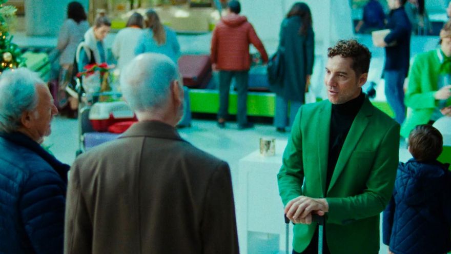 David Bisbal le pone ritmo a la Navidad en Aena