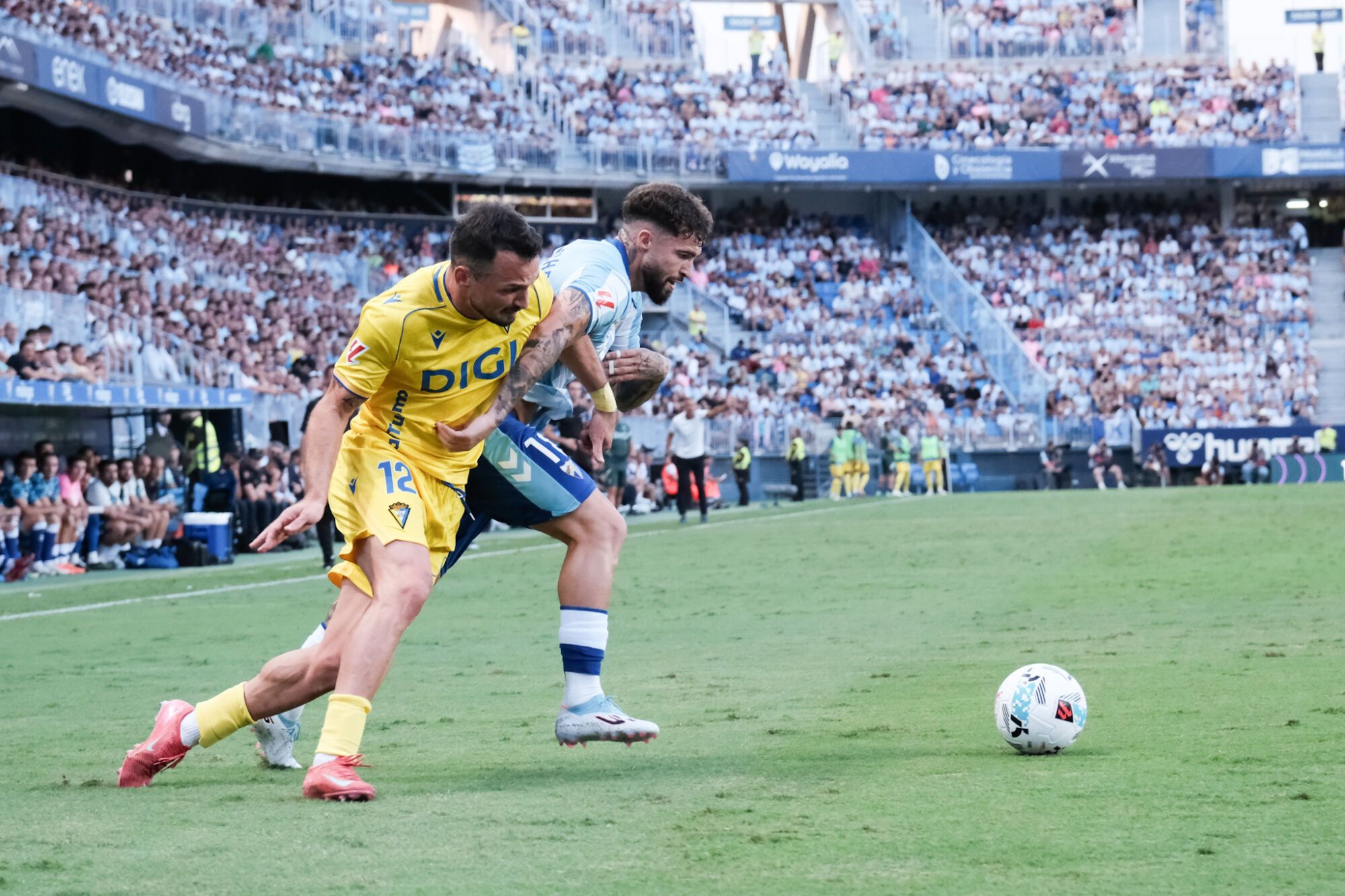 Imágenes del partido Málaga - Cádiz de LaLiga Hypermotion en La Rosaleda