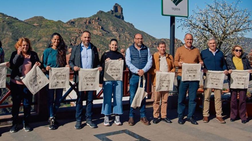 Los representantes de la Mancomunidad del Norte, este martes en Tejeda, durante el encuentro Mesa Local del Queso. . | | LP/DLP