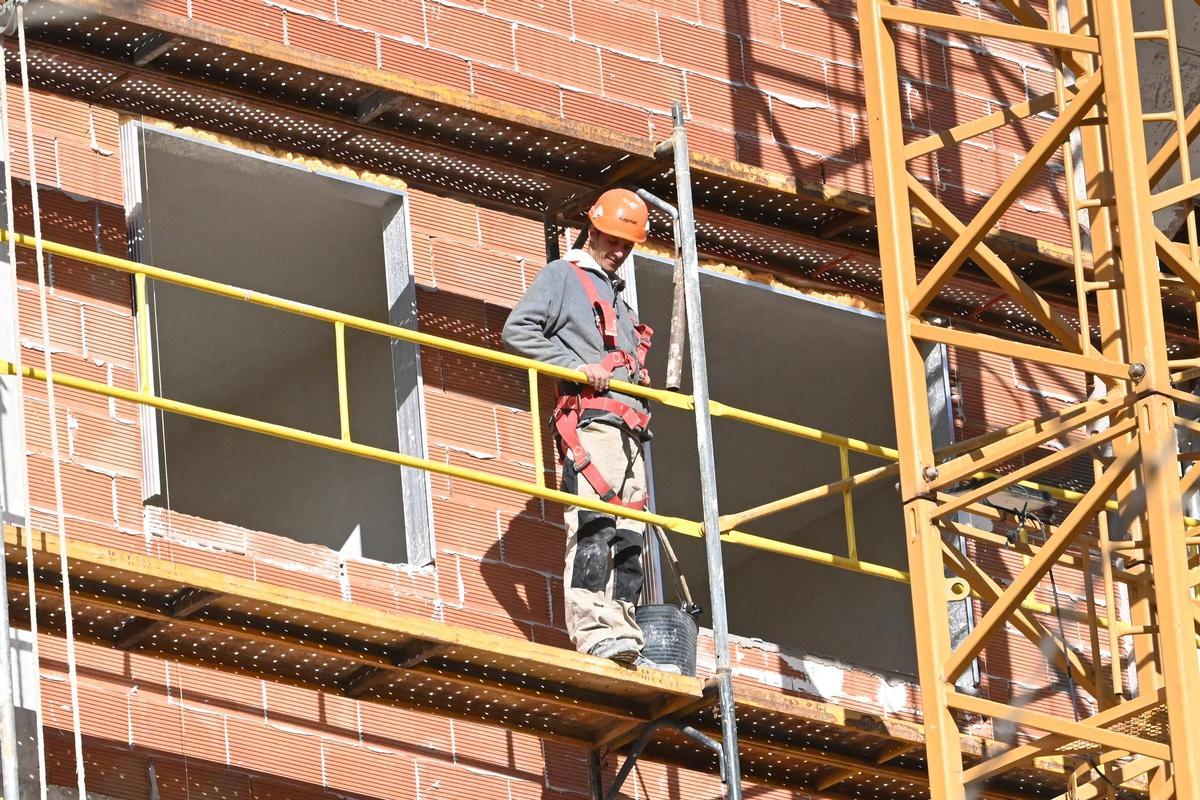 Construcción de un bloque de pisos en Castelló.
