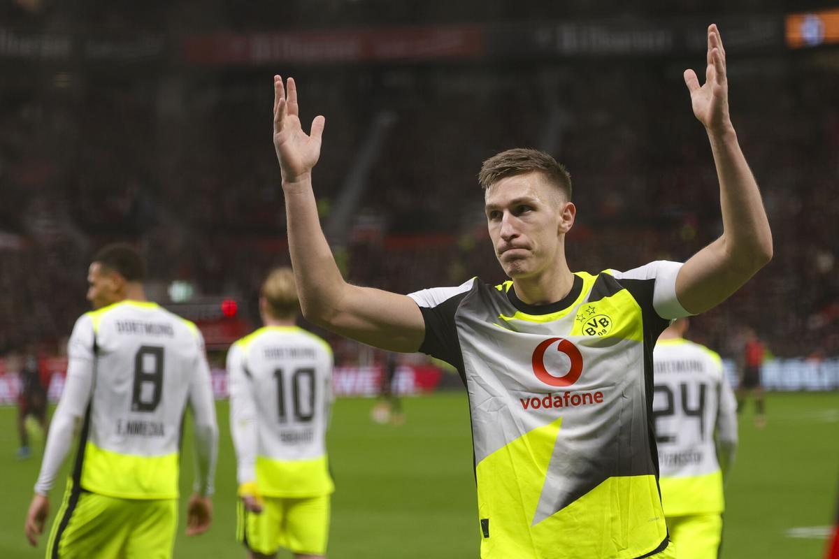 Schlotterbeck , en un partido con el Borussia Dortmund