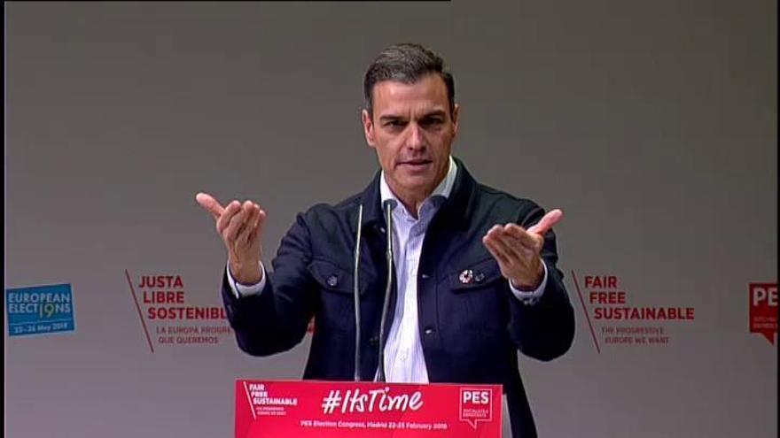 Sánchez apela a la movilización contra quienes quieren "involucionar"