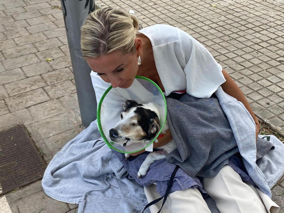 Peggy Jerofke mit Hündin Kiki.