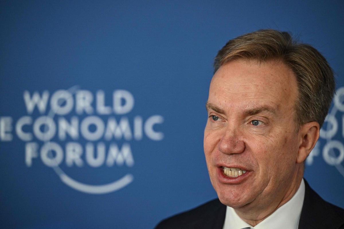 En la iamgen, el presidente y director ejecutivo del World Economic Forum (WEF), Børge Brende, durante una entrevista en el Foro Económico Mundial en Tianjin, el pasado 24 de junio de 2025.