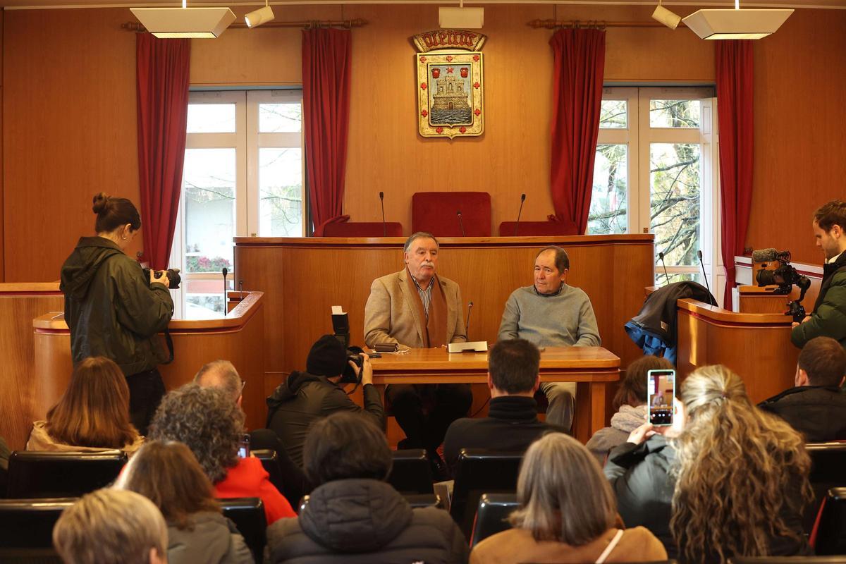 El alcalde de Oleiros celebra su absolución en el caso de la Casa Carniero