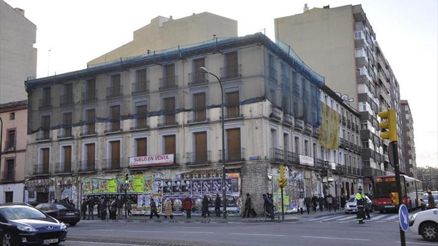 El Santander baraja rehabilitar las viviendas del antiguo Café Madrid