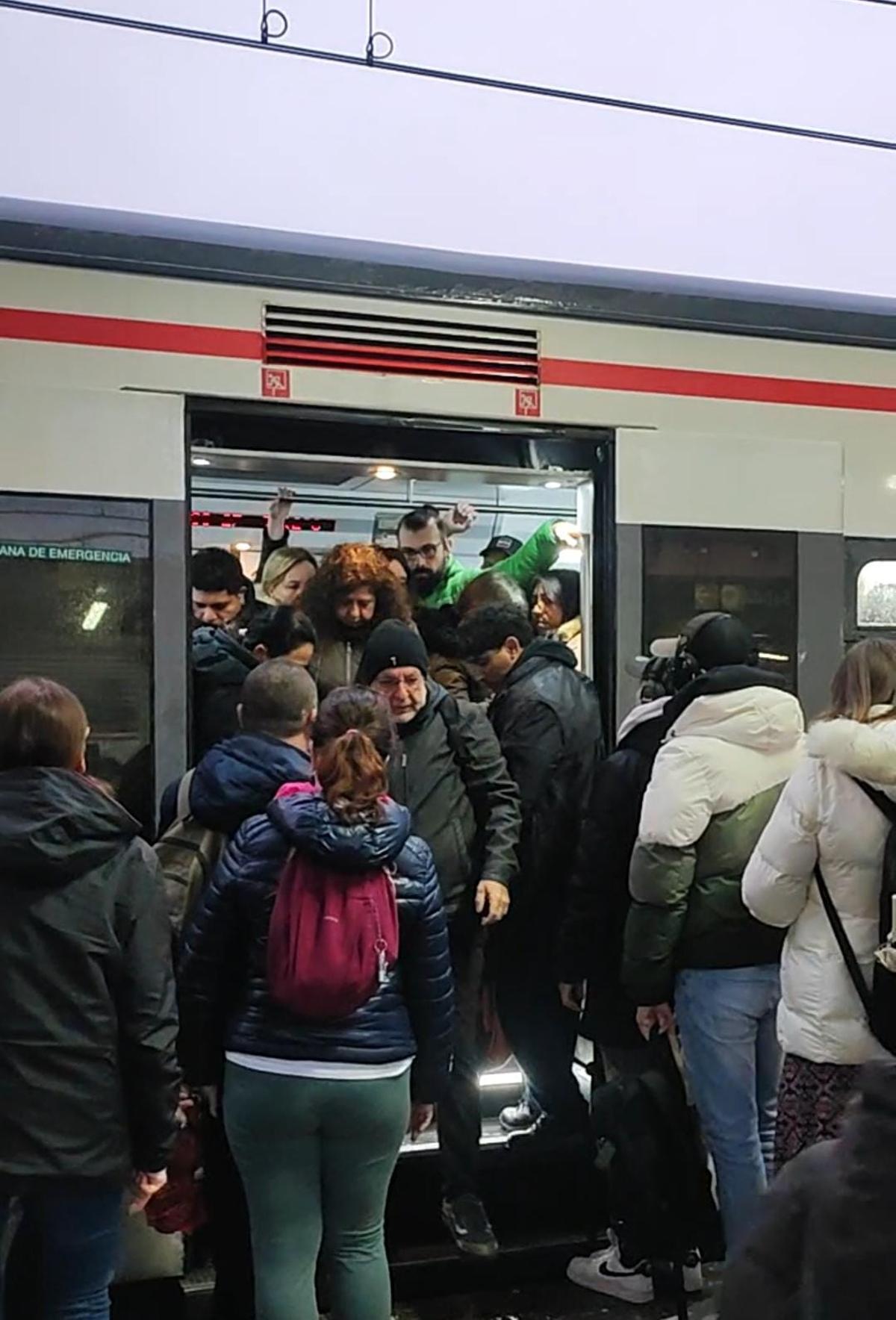 Aglomeraciones en la C-5 a las 8:27 de la mañana