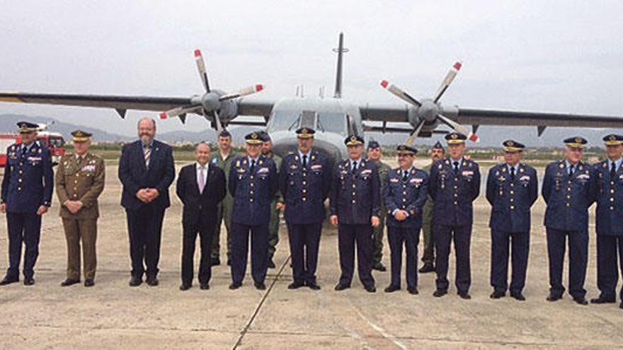El vicepresidente Gómez acompañó a la plana mayor del Ejército del Aire en el homenaje de ayer.