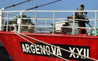 Flota de capital gallego renueva por 15 años las cuotas para merluza negra en Argentina