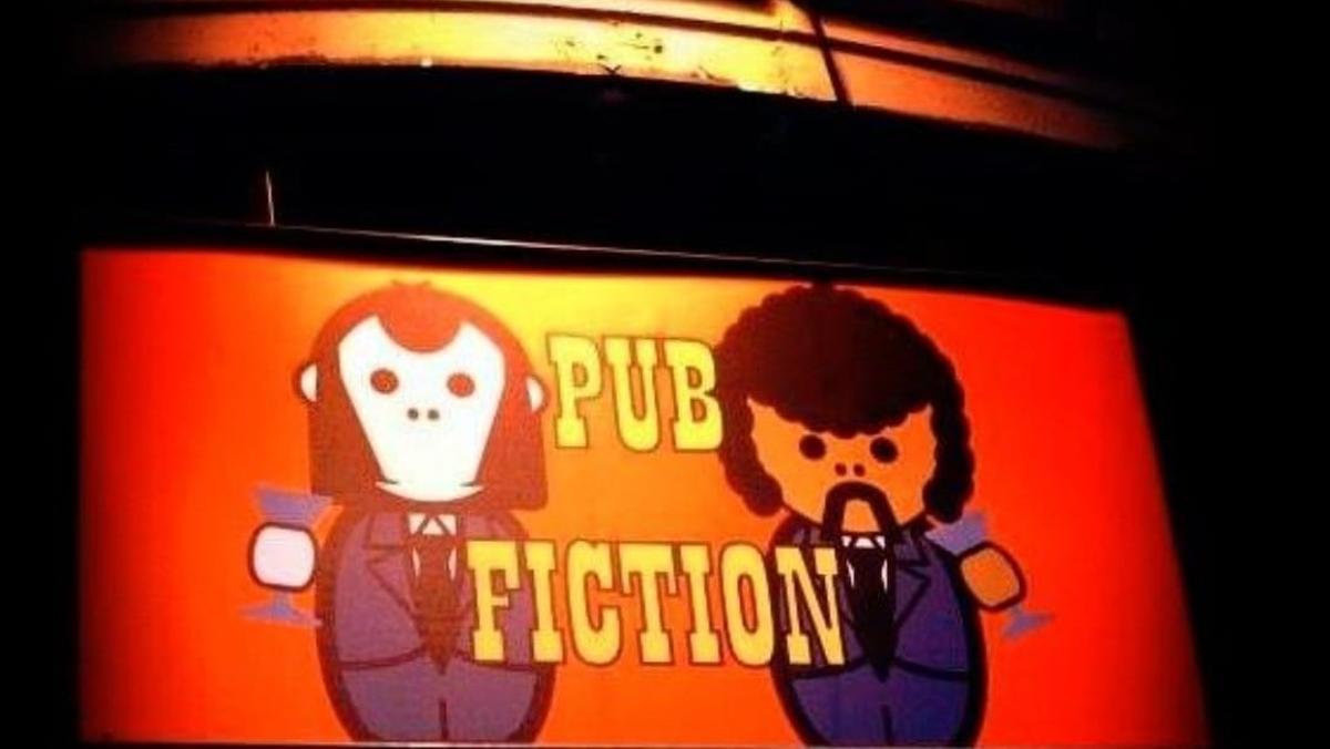 Cartel de la entrada de Pub Fiction.