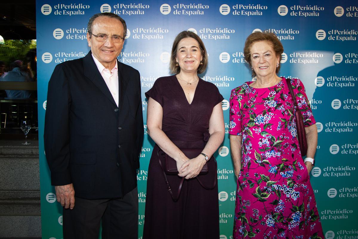 Javier Moll, presidente de Prensa Ibérica; Marta Rivera de la Cruz, consejera de Cultura y Turismo de la Comunidad de Madrid; y Arantza Sarasola, vicepresidenta de Prensa Ibérica.